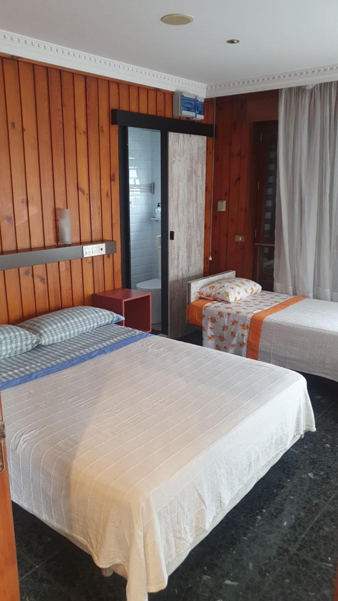 Pension ** Abaca Gijón Exterior foto
